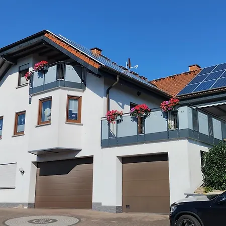 Gaestehaus Klein 아파트 *